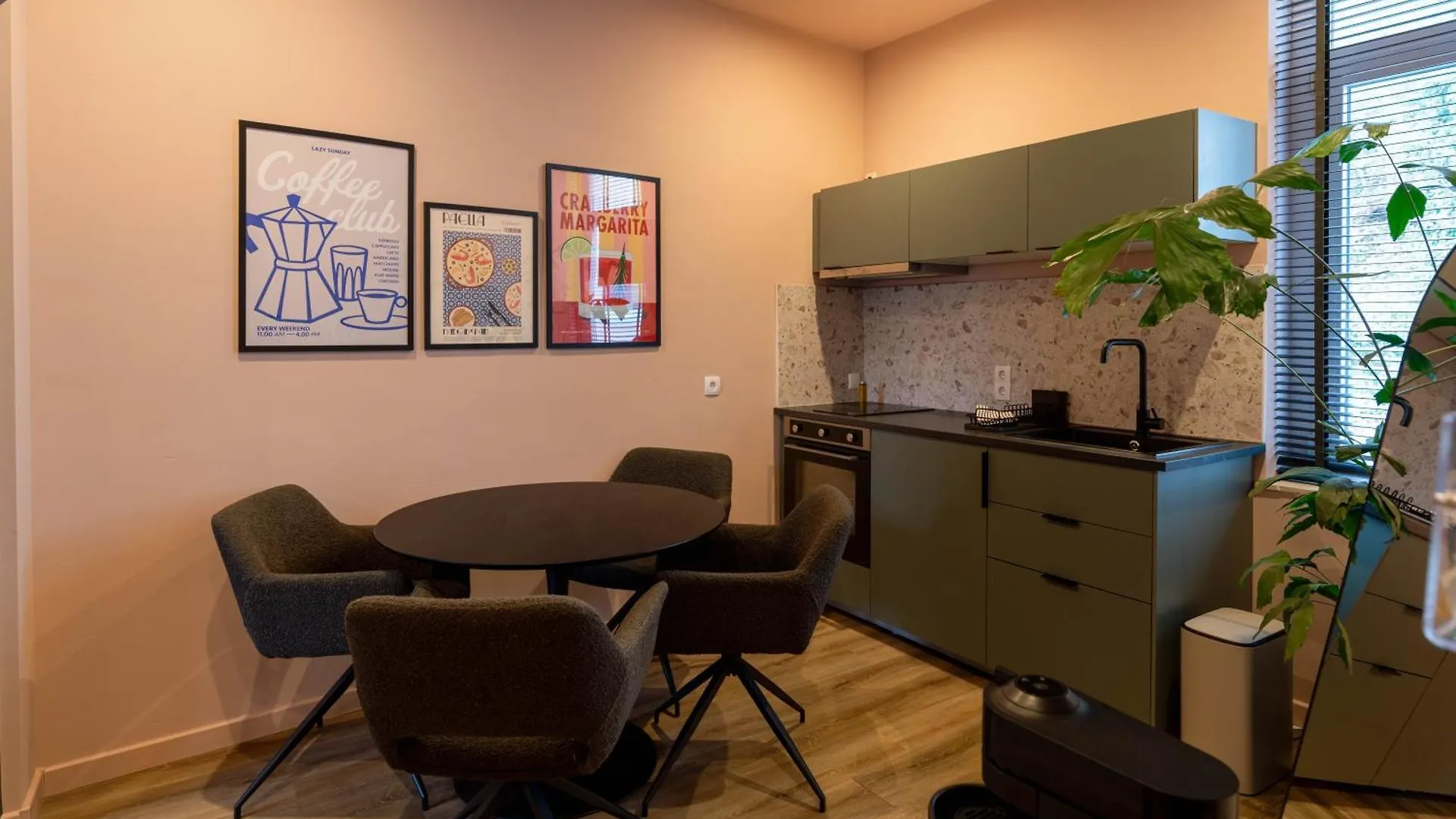 Little Jack Boutique Studios Valkenburg aan de Geul 0*,  Holandia